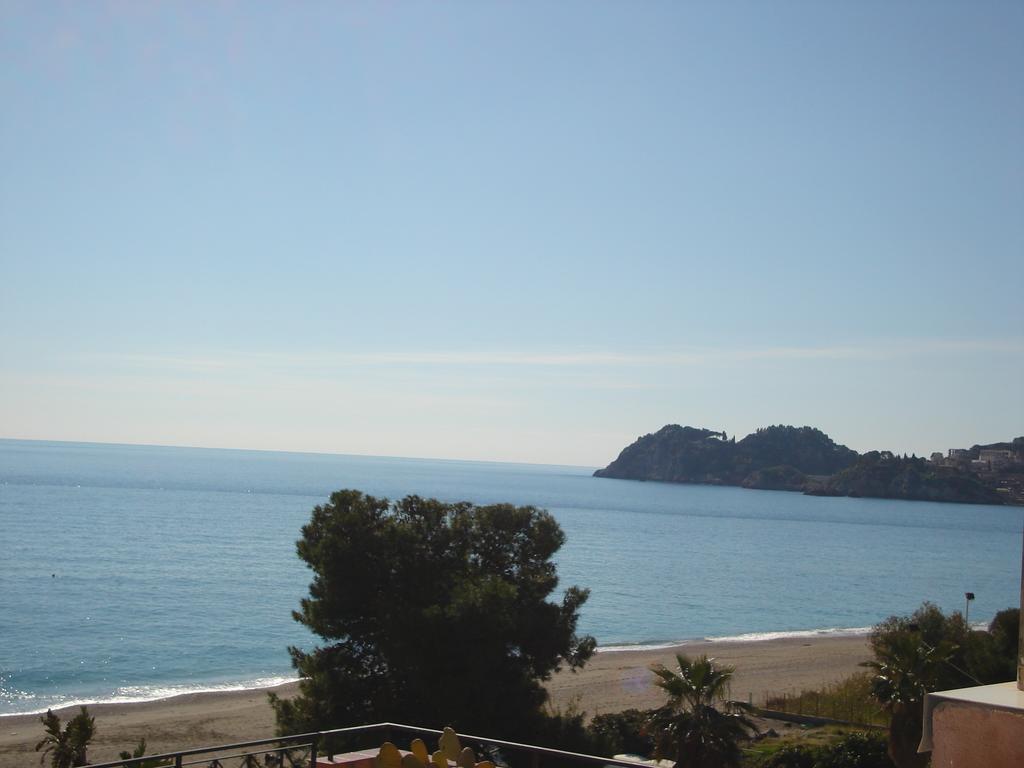 Vacanza Taormina Mare Mazzeo Phòng bức ảnh